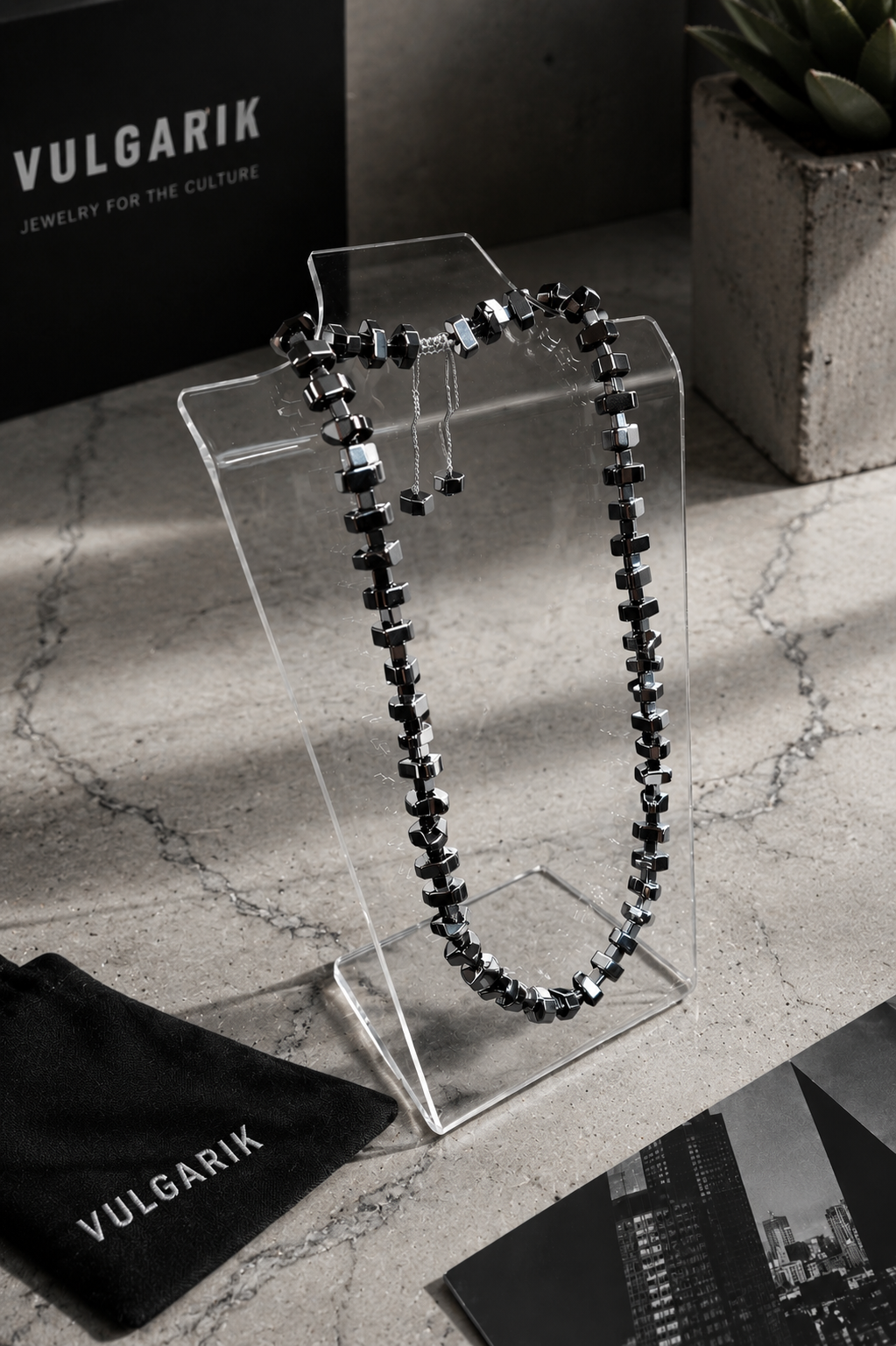 Hematite macrame necklace